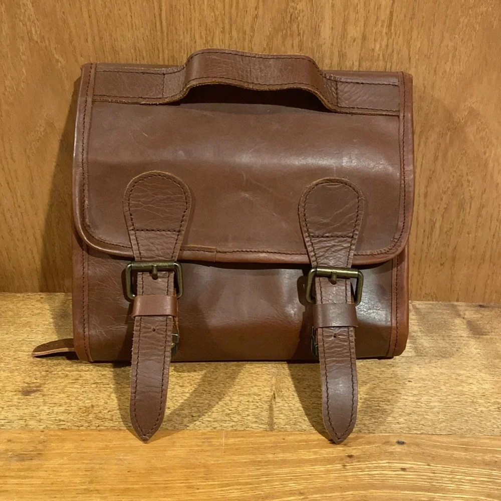 MAHI Leather Harvard Hanging Wash Bag